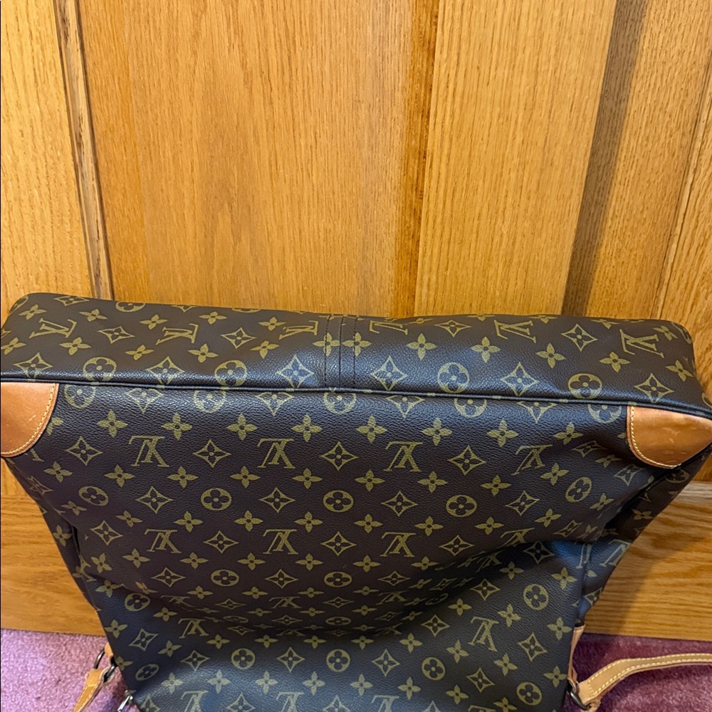 AUTHENTIC LOUIS VUITTON OVERSIZED HOBO BAG - Great for travel! - Picture 3 of 9